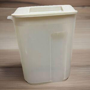 Vtg Rubbermaid Slim Servin Saver 2½ Qt Drink Pitcher 0941 Easy Grip Almond Top